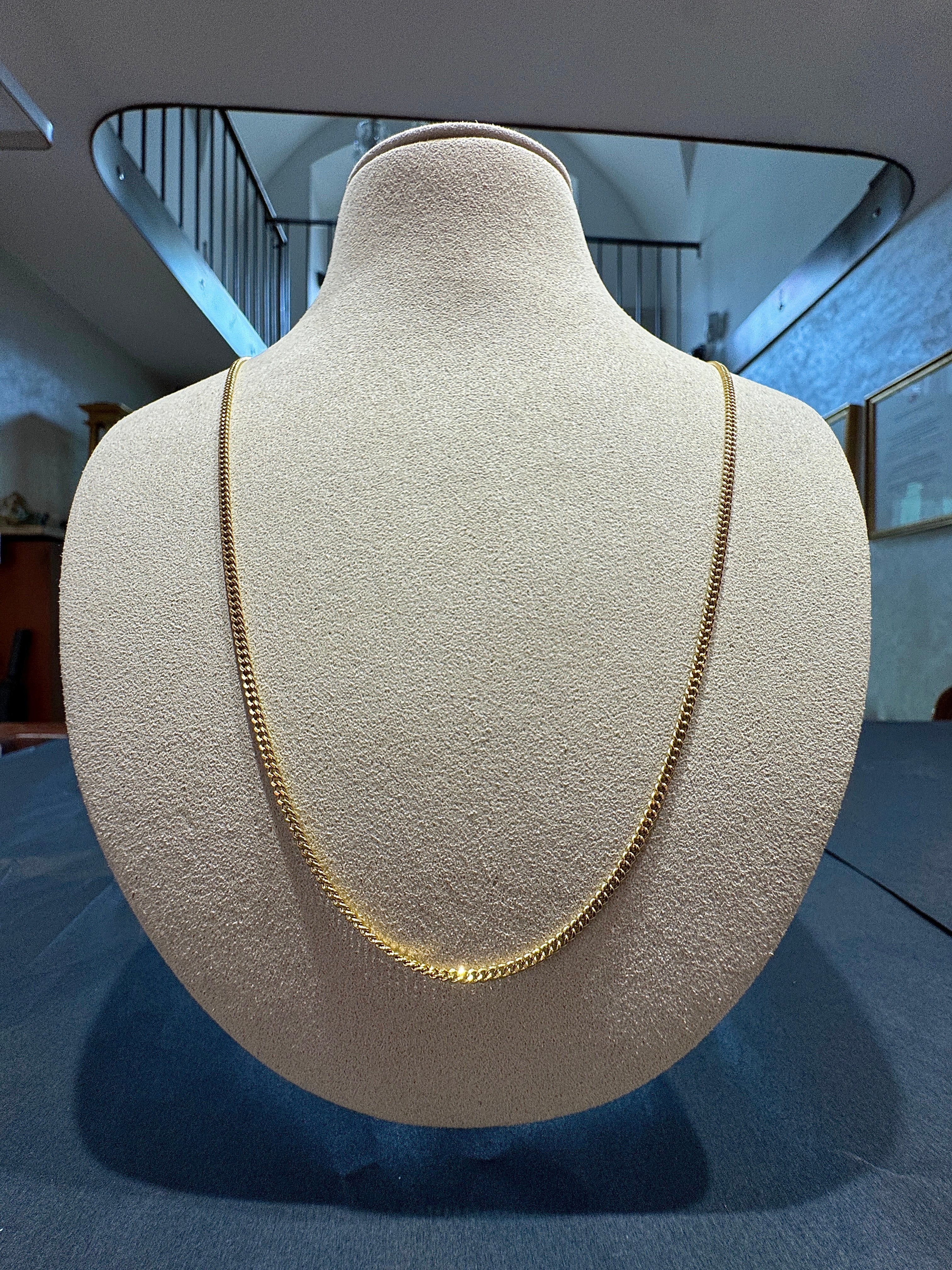 Timeless Curb Chain in 18 Karat Yellow Gold with Spring Ring