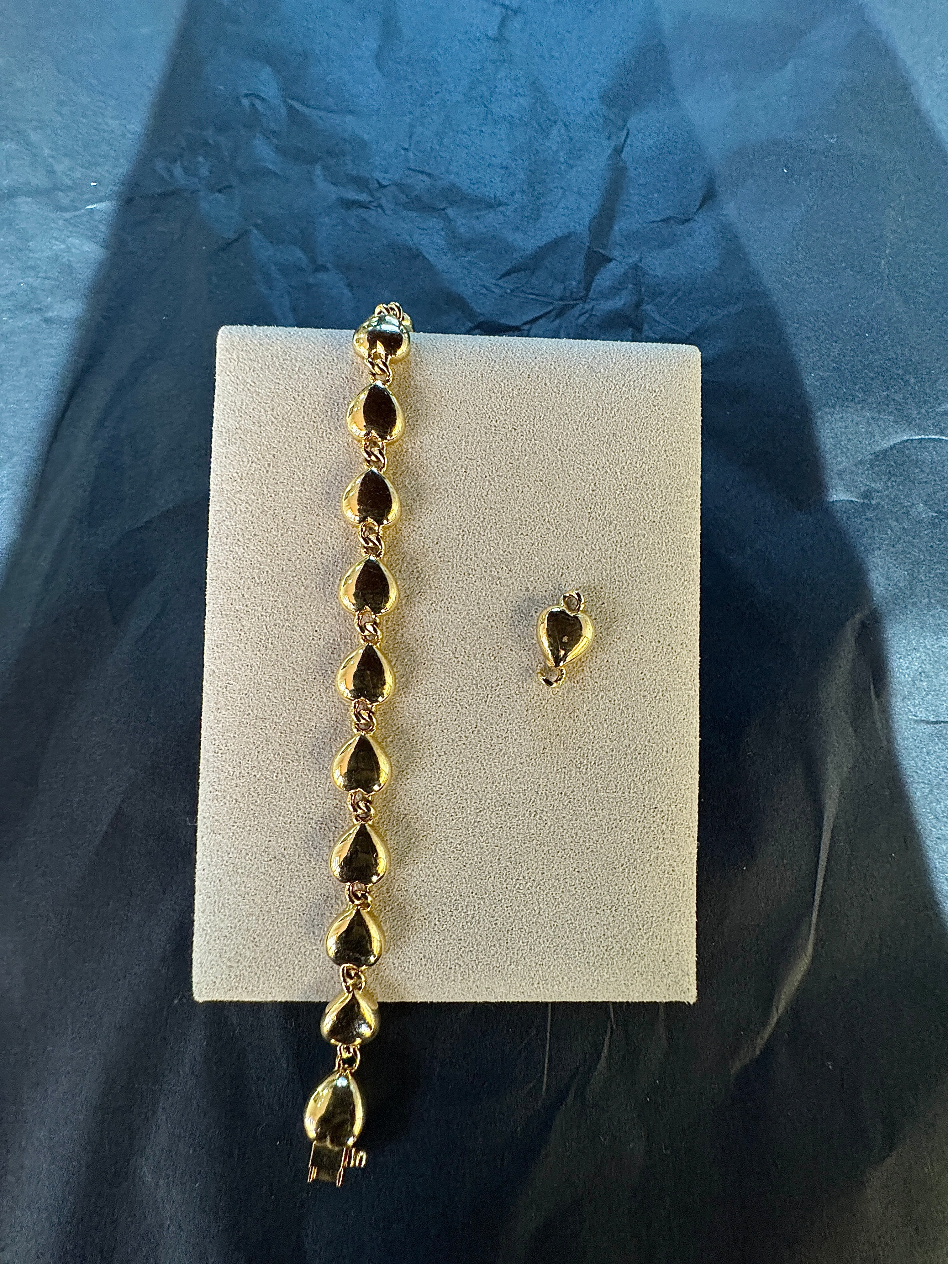 Solid Heart Bracelet in 18 Karat (750) Yellow Gold with Extension Link
