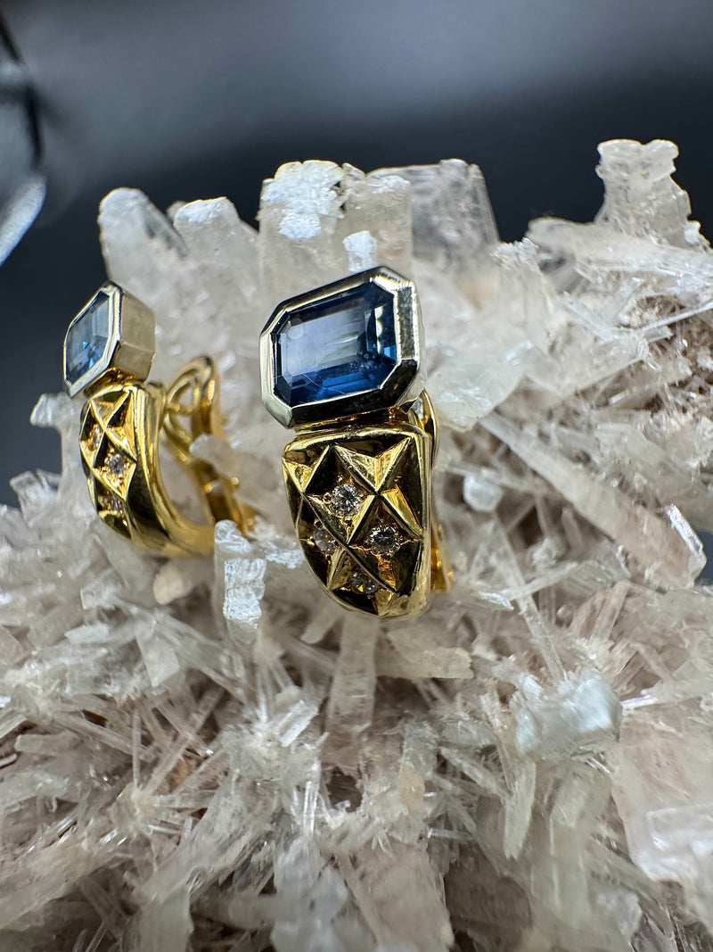 Ausgefallene Ohrringe in 18 Karat Gold mit Saphiren & Brillanten