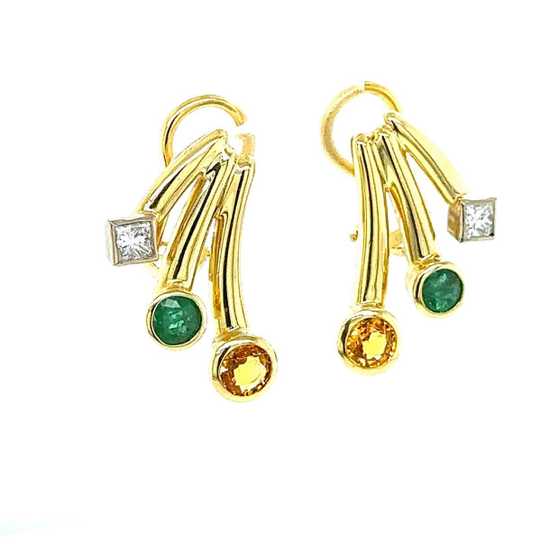 Dekorative Ohrringe in 18 Karat Gelbgold mit feinen Saphir, Smaragd und Princess-Brillanten