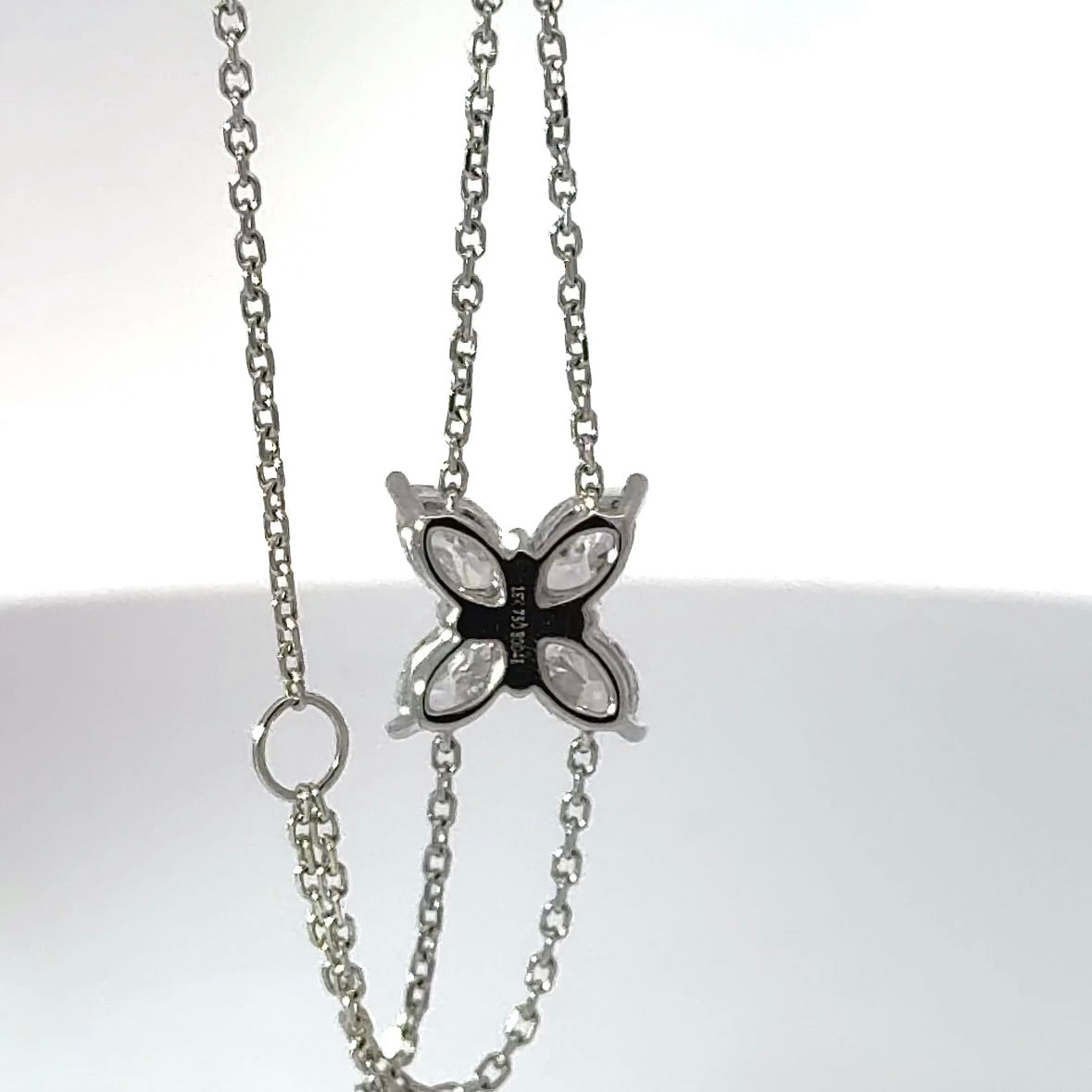 Modern designer bracelet in 18 carat white gold with brilliant-cut navettes