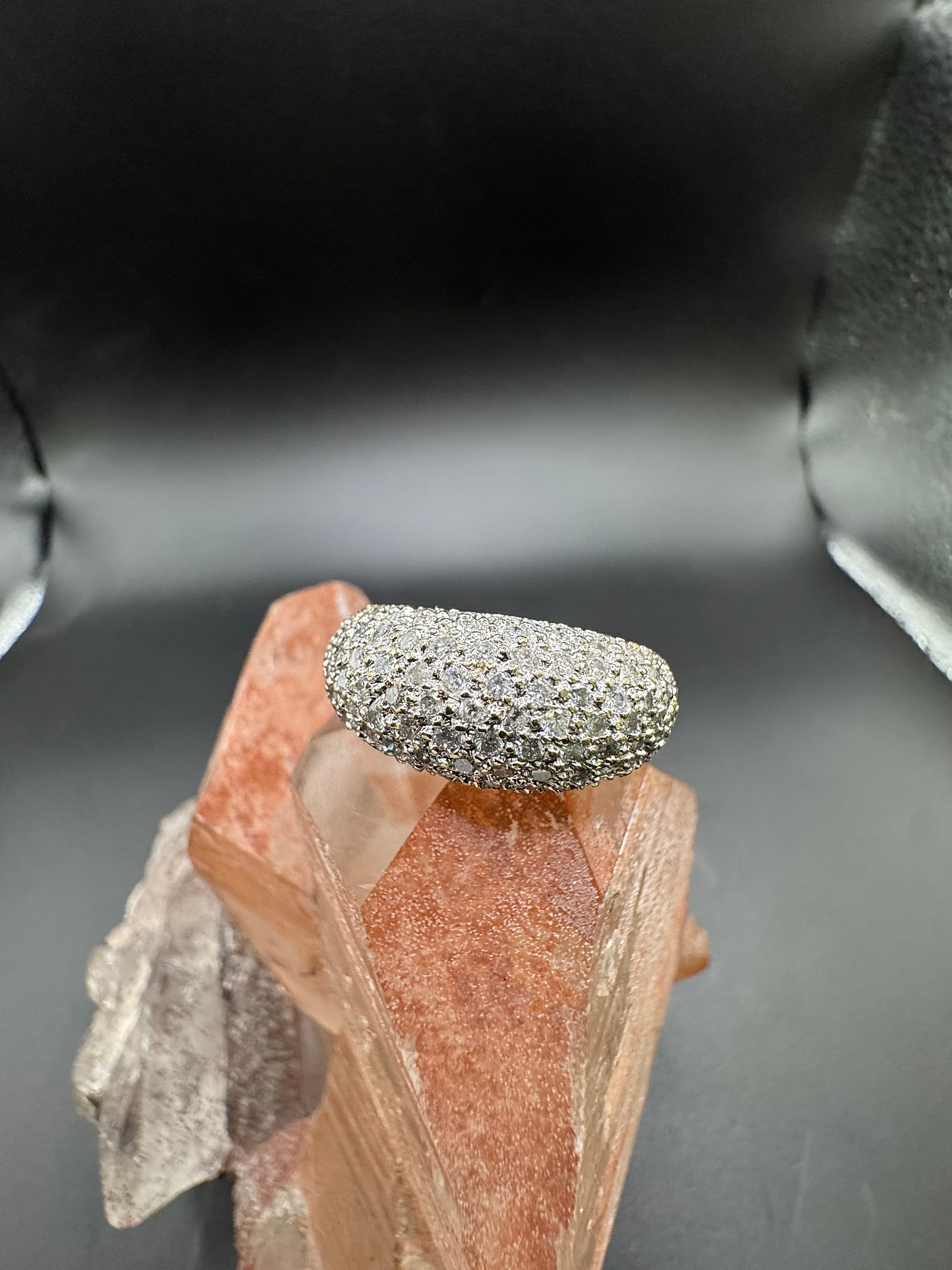 Wirkungsvoller Bicolor-Ring in 18 Karat Gelb- und Weißgold mit Brillanten