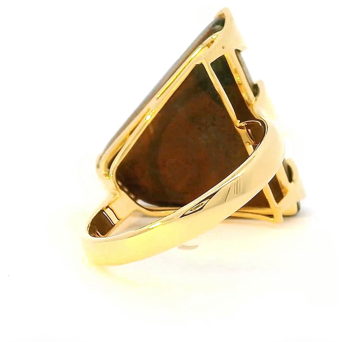 Edler Ring in 18 Karat Gelbgold mit Boulderopal & Brillanten