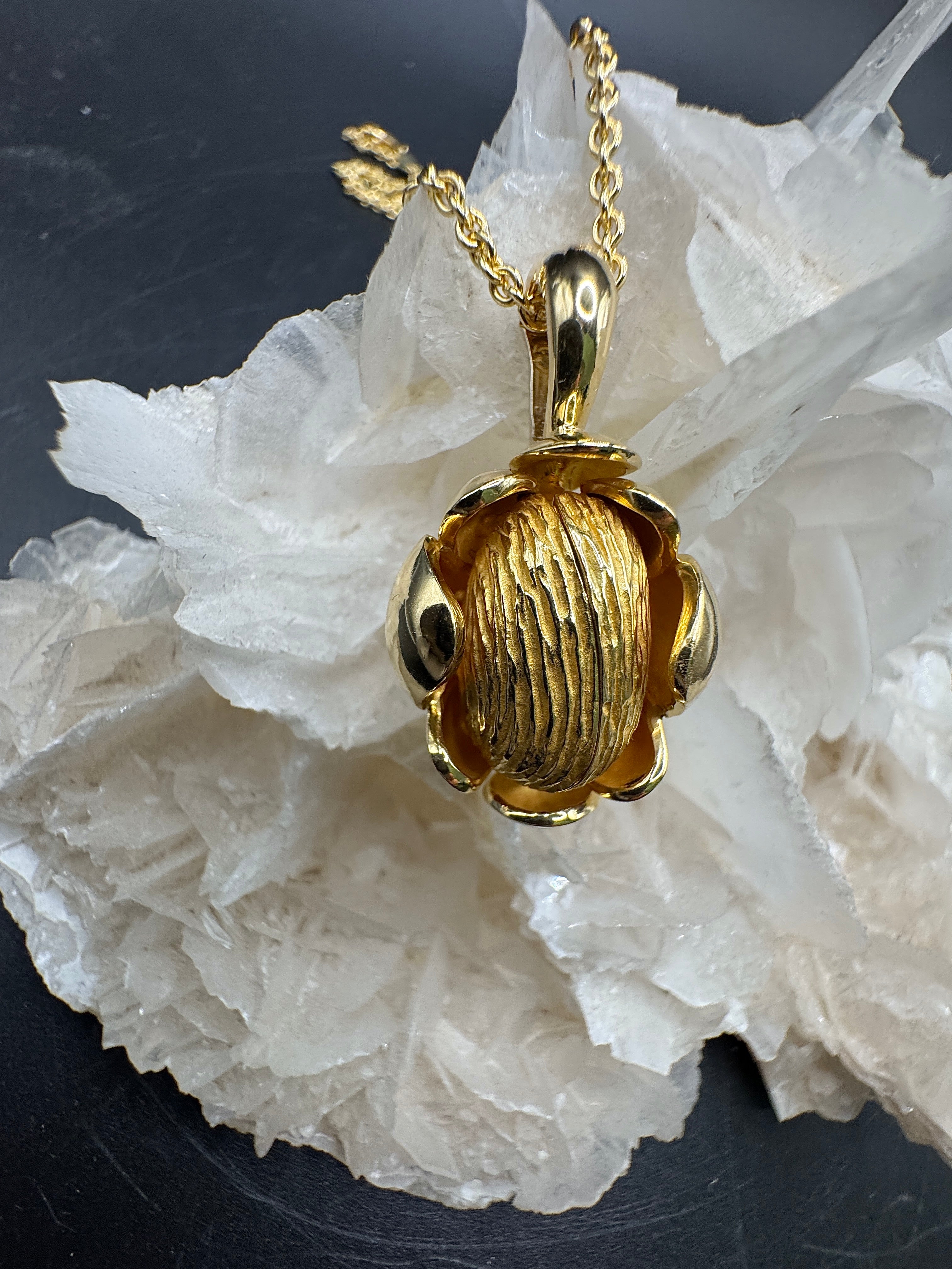 Handgefertigter Goldbaur Anhänger in 18 Karat Gelbgold mit Brillanten