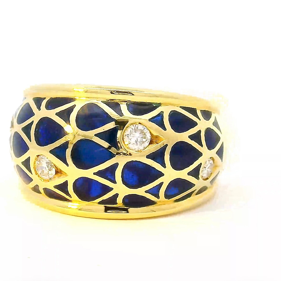 Eleganter Emaille Ring in 18 Karat Gelbgold mit feinen Brillanten