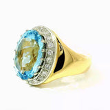 Edler Ring in 18 Karat Gelbgold mit augenreinem Aquamarin & Brillanten