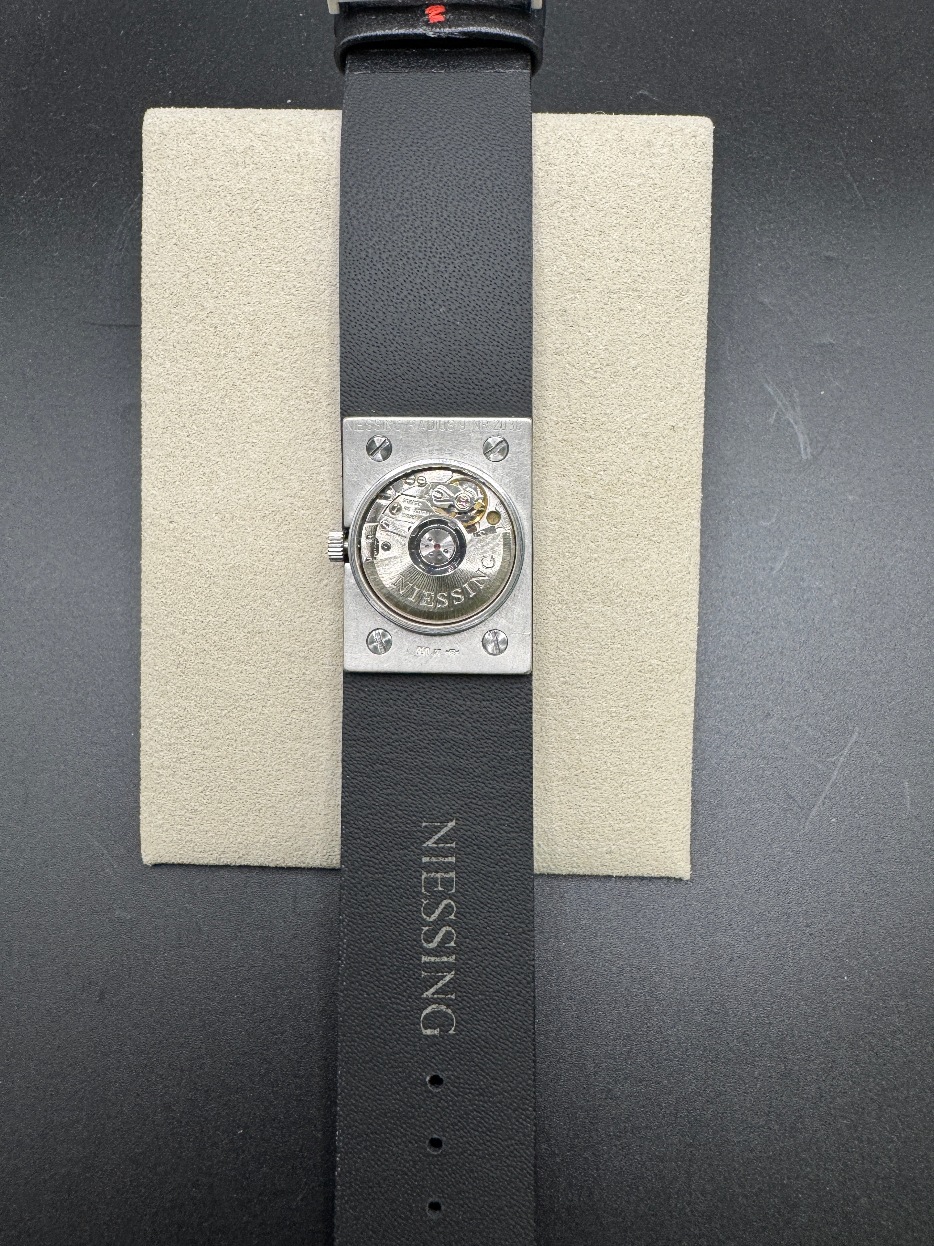 Original Niessing Radius 9 o'clock in 950 platinum size M
