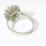 Zeitloser Entourage-Ring in 14 Karat Weißgold mit Akoya-Perle und Diamanten