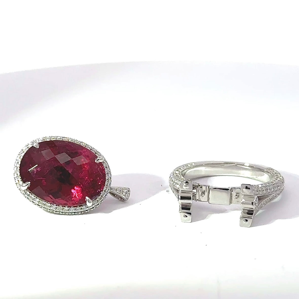 Impressive Ring & Pendant in 14 Karat White Gold with Rubellite & Brilliants