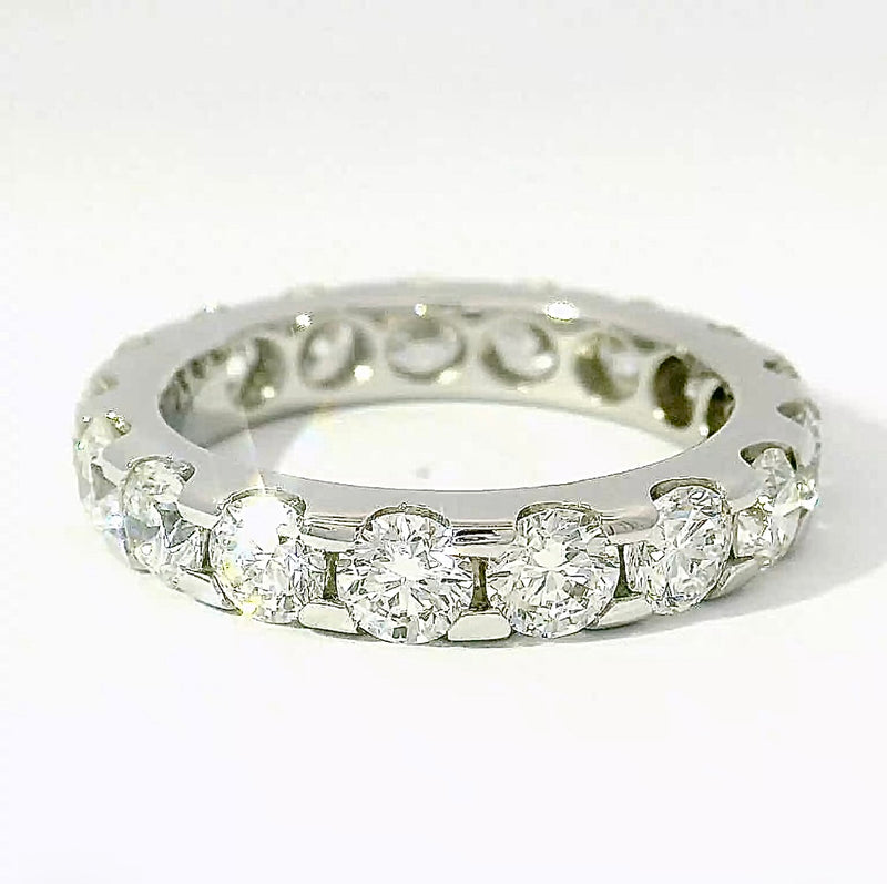 Massiver Memory Ring in 18 Karat Weißgold mit hochfeinen Brillanten