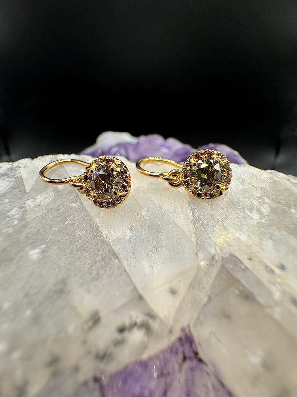 Handgefertigte Schmedding Ohrringe in 18 Karat Roségold mit Fancy Brillanten