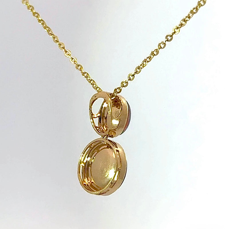 Eleganter Anhänger in 14 Karat Gelbgold mit australischen Opalen