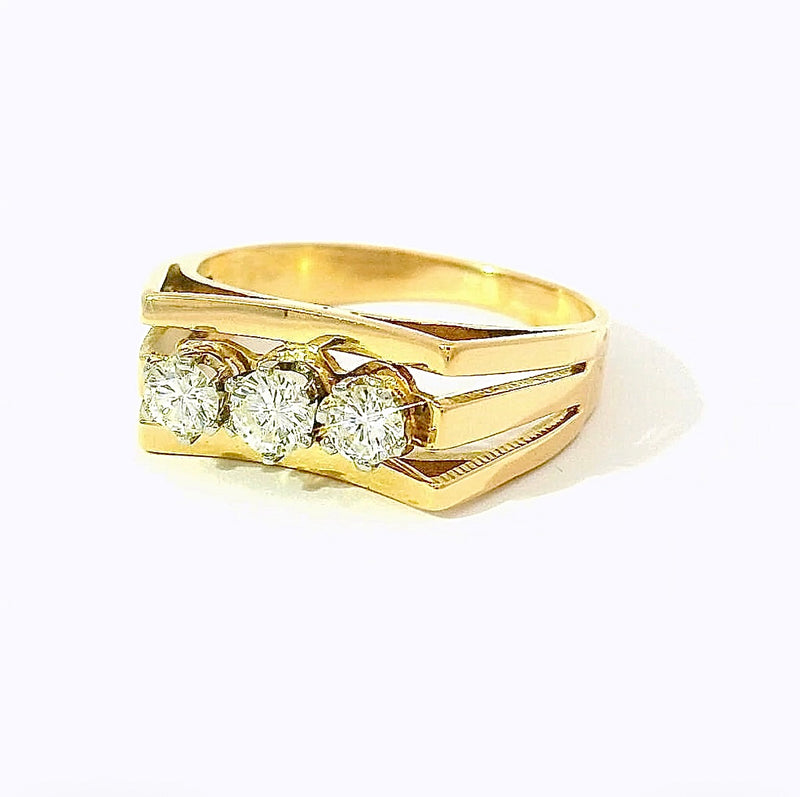 Ausgefallener Ring in 18 Karat Gelbgold mit Brillanten