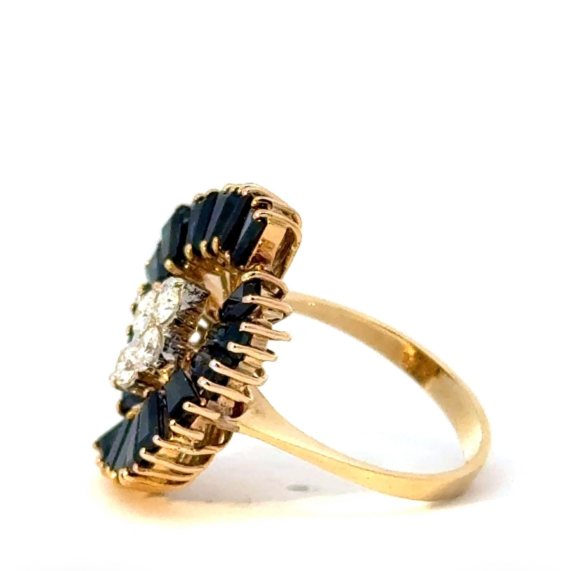 Besonderer Ring in 14 Karat Gelbgold mit feinen Saphiren & Brillanten