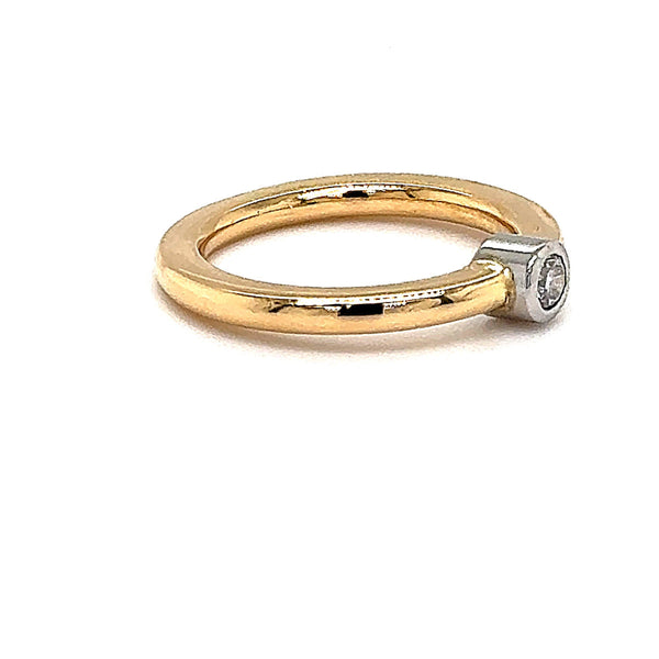 Handgefertigter Wempe Ring in 18 Karat Bicolor Gold mit feinen Brillant