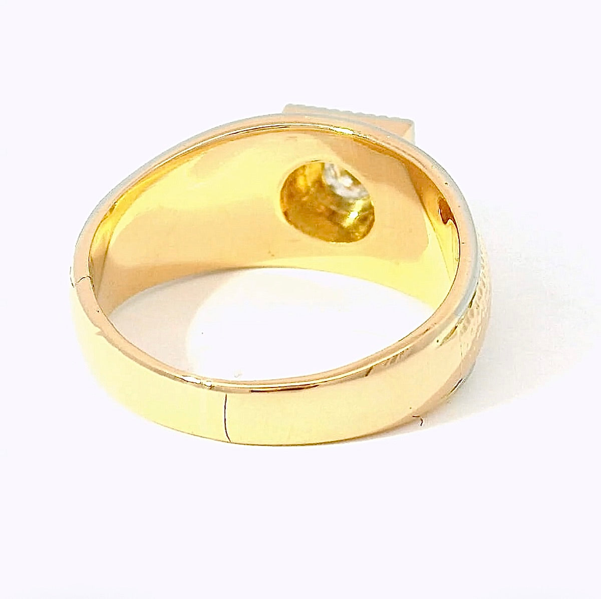 Massiver Solitär-Ring in 18 Karat Gelb & Weißgold