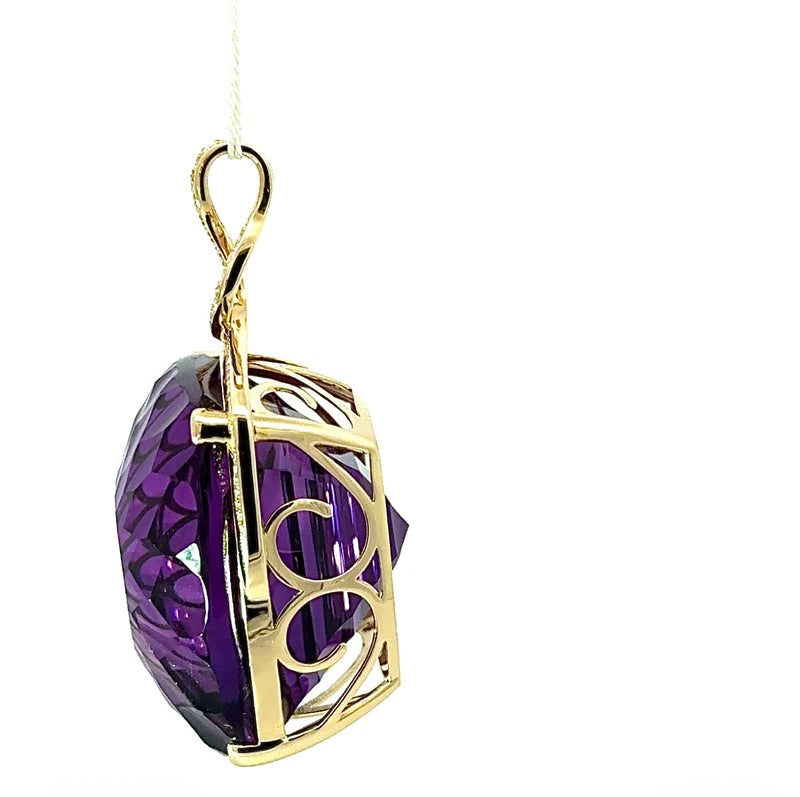 Riesiger Amethyst Anhänger in 14 Karat Gelbgold mit feinen Brillanten