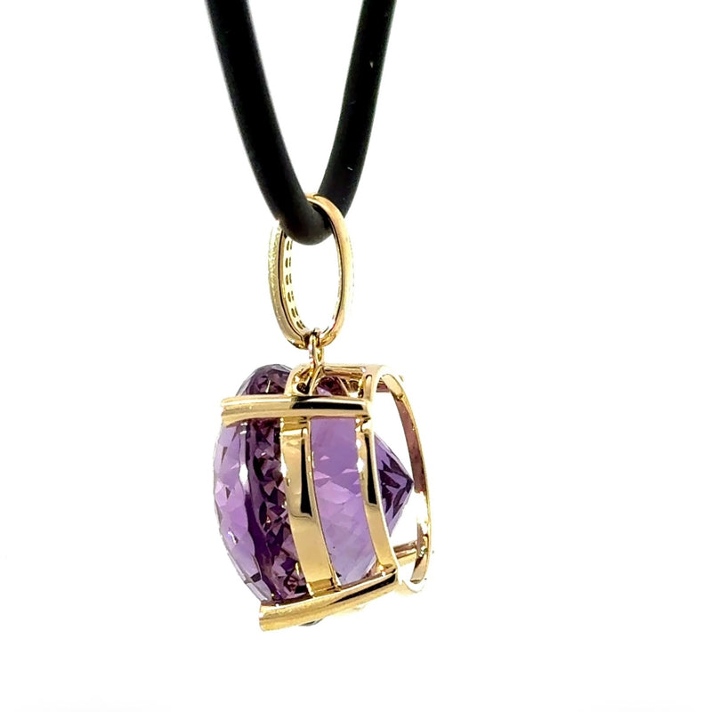 Moderner Anhänger in 14 Karat Gelbgold mit feinen Amethyst & Brillanten