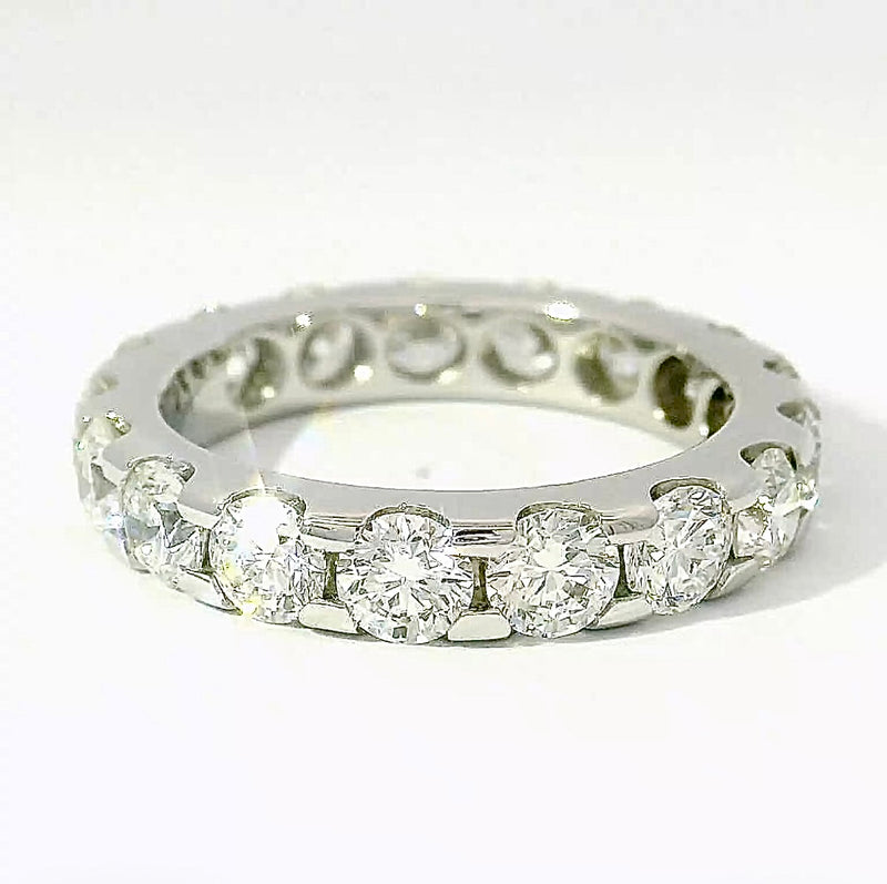 Massiver Memory Ring in 18 Karat Weißgold mit hochfeinen Brillanten