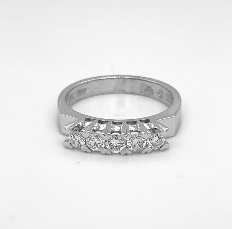 Edler Halbmemory Ring in 18 Karat Weißgold mit hochfeinen Brillanten