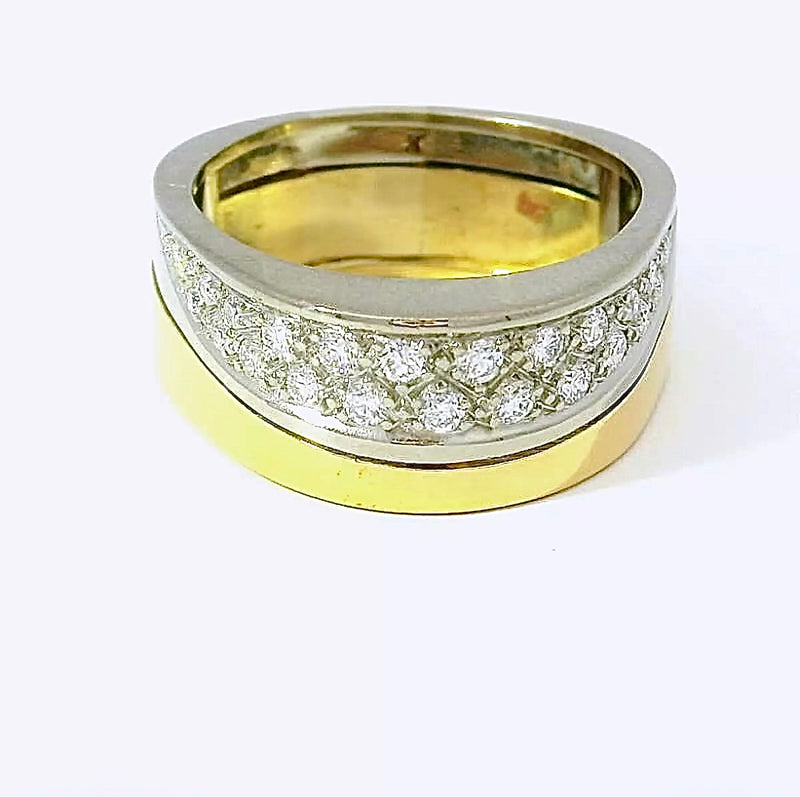 Handgefertigter Bicolor Ring in 18 Karat Gold mit feinen Brillanten