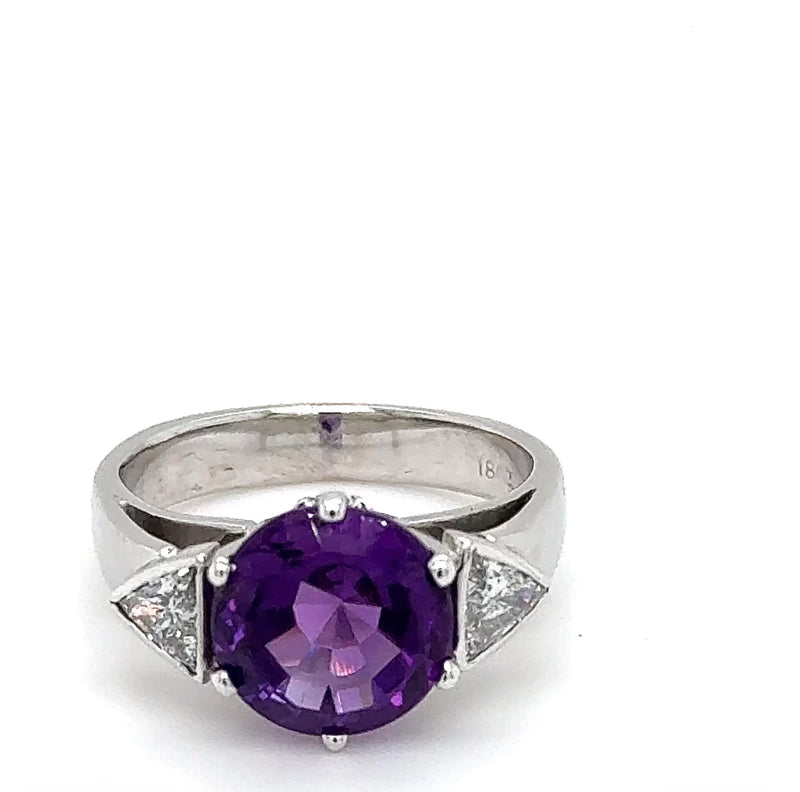 Edler Amethyst Ring in 18 Karat Weißgold mit feinen Trillanten - Handarbeit