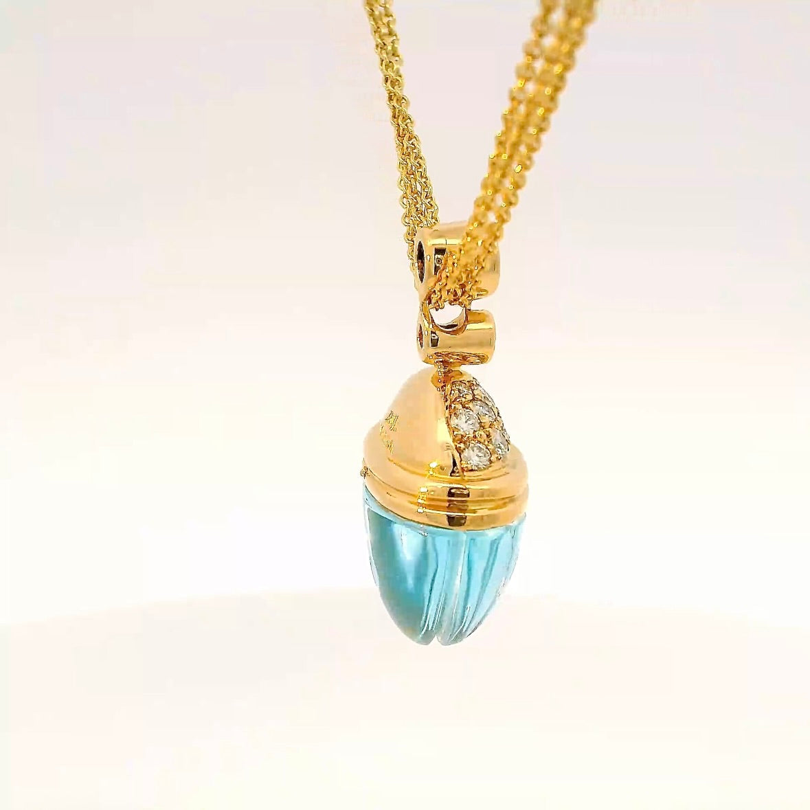 Eleganter Anhänger in 18 Karat Gelbgold mit Topas & Brillanten von Lüth Bijoux