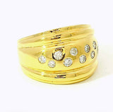 Leuchtender Ring in 18 Karat Gelbgold mit feinsten Brillanten