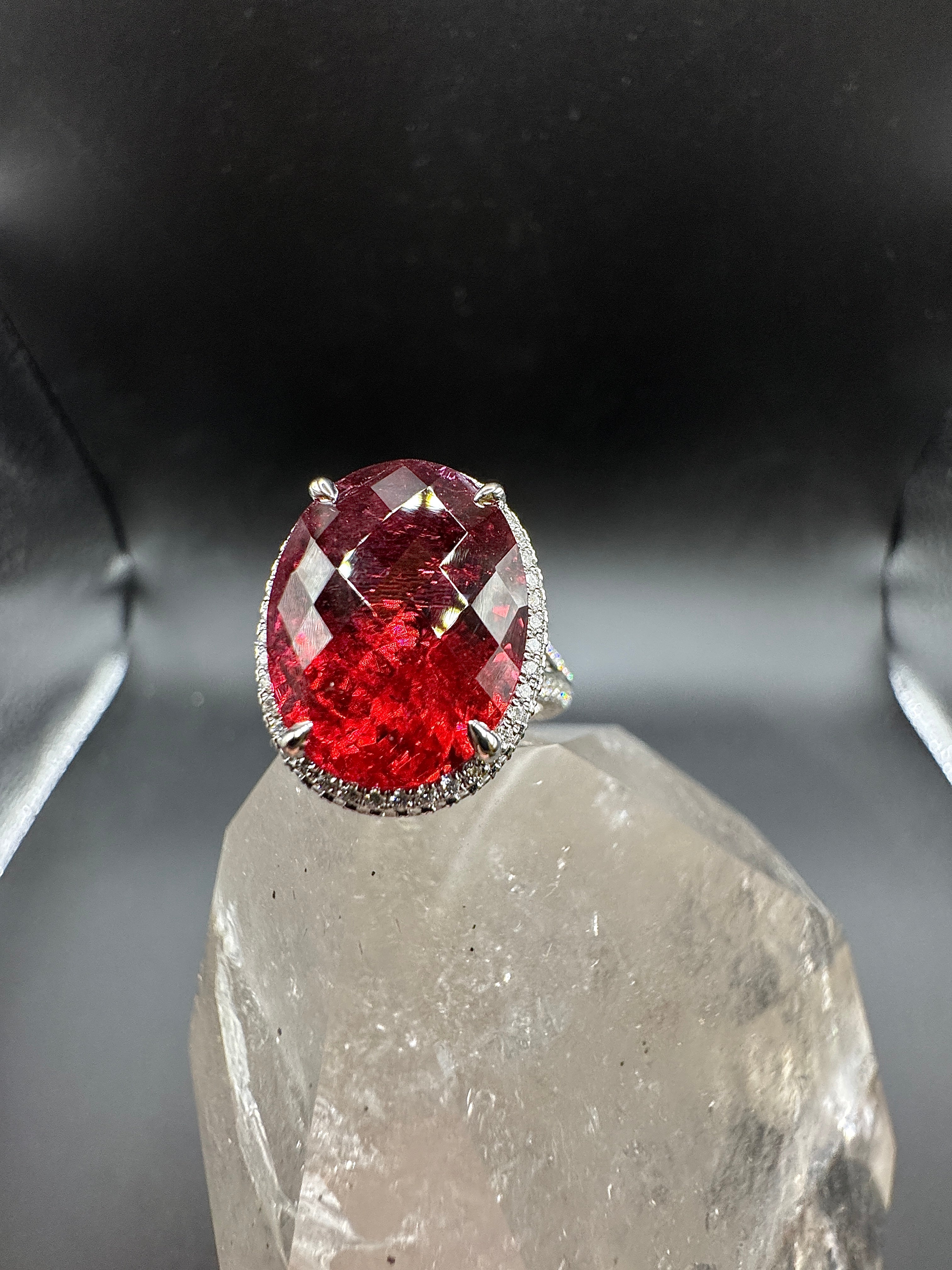 Impressive Ring & Pendant in 14 Karat White Gold with Rubellite & Brilliants