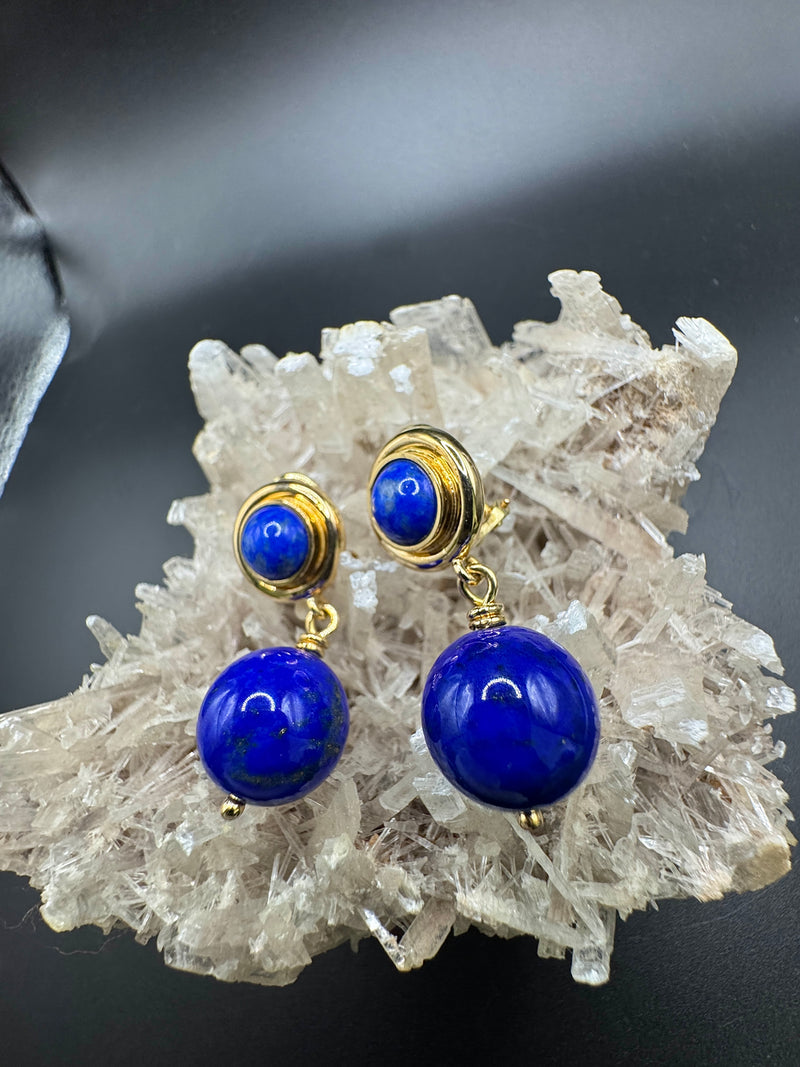 Elegante Ohrringe in 14 Karat Gelbgold mit hochfeinem Lapis Lazuli