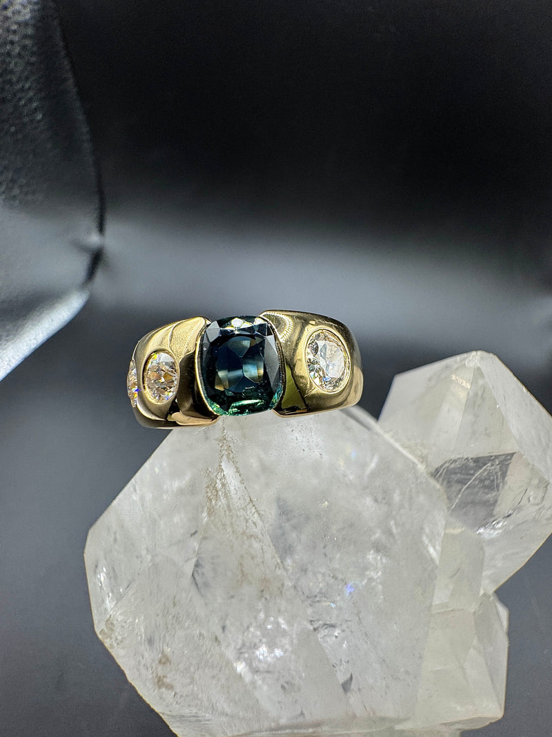 Hochwertiger Jaufmann Ring in 18 Karat Gelbgold mit Saphir & riesigen Diamanten