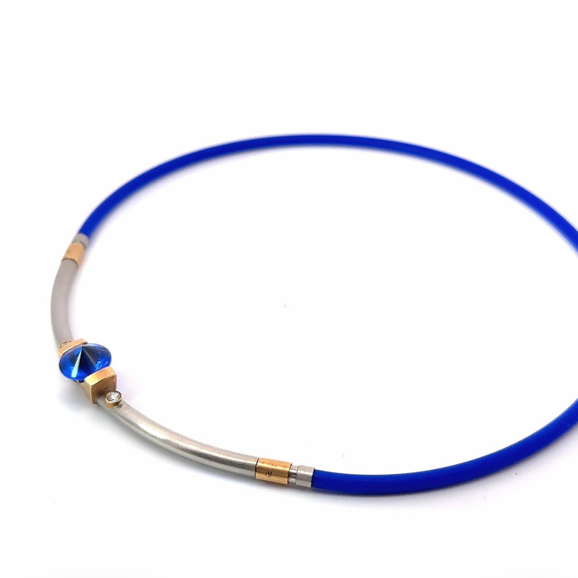 Collier von Bunz Design in 18 Karat Gelbgold & 950er Platin mit Saphir & Brillanten
