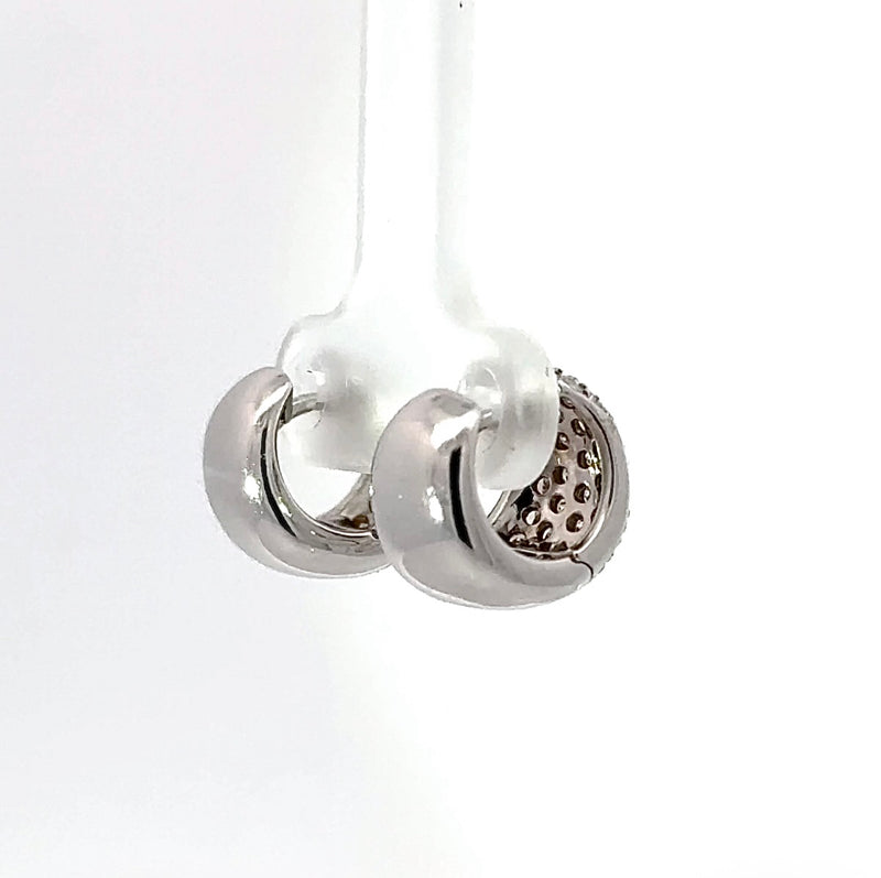 Edle Kreolen in 18 Karat Weißgold ausgefasst mit 76 Diamanten