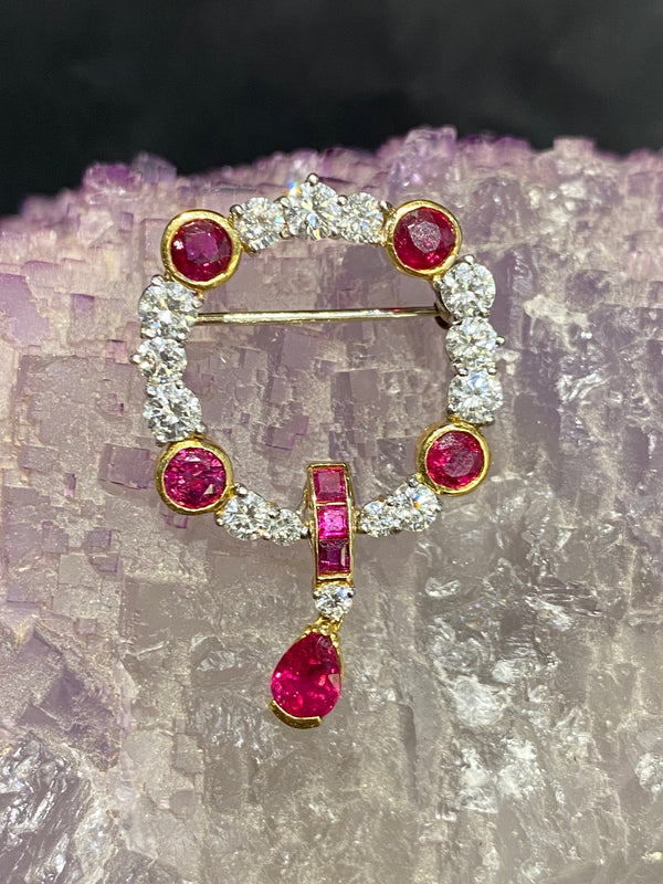 Magnificent brooch in 18 carat bicolor with large, very fine brilliant-cut diamonds and rubies 