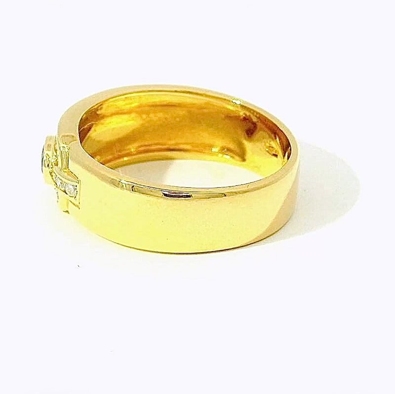 Feiner Saphirring in 18 Karat Gelbgold – Handgefertigt mit Brillanten