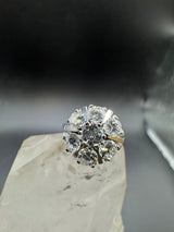 Zeitloser Cocktail Ring in 14 Karat Weißgold mit feinen Brillanten