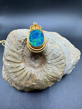 Besonderer Anhänger in 18 Karat Gelbgold mit Brillant & Opaldublette