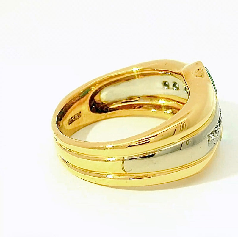Handgefertigter Ring in 18 Karat Gelbgold mit Smaragden & Brillanten