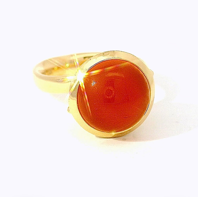 Moderner Tamara Comolli Ring „Bouton Large Carnelian“ in 18 Karat Gelbgold