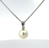 Zeitloser Perlen Anhänger in 14 Karat Weißgold mit Ankerkette