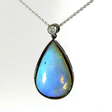 Australischer Opal Anhänger in 14 Karat Schwarzgold mit feinen Brillant