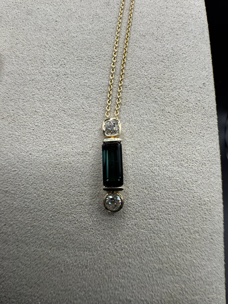 Zeitloser Turmalin Anhänger in 14 Karat Gelbgold mit Diamanten | Anhänger - Schmuck Schroll