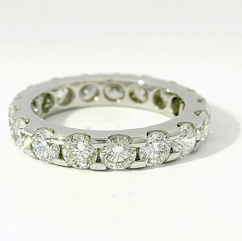 Massiver Memory Ring in 18 Karat Weißgold mit hochfeinen Brillanten