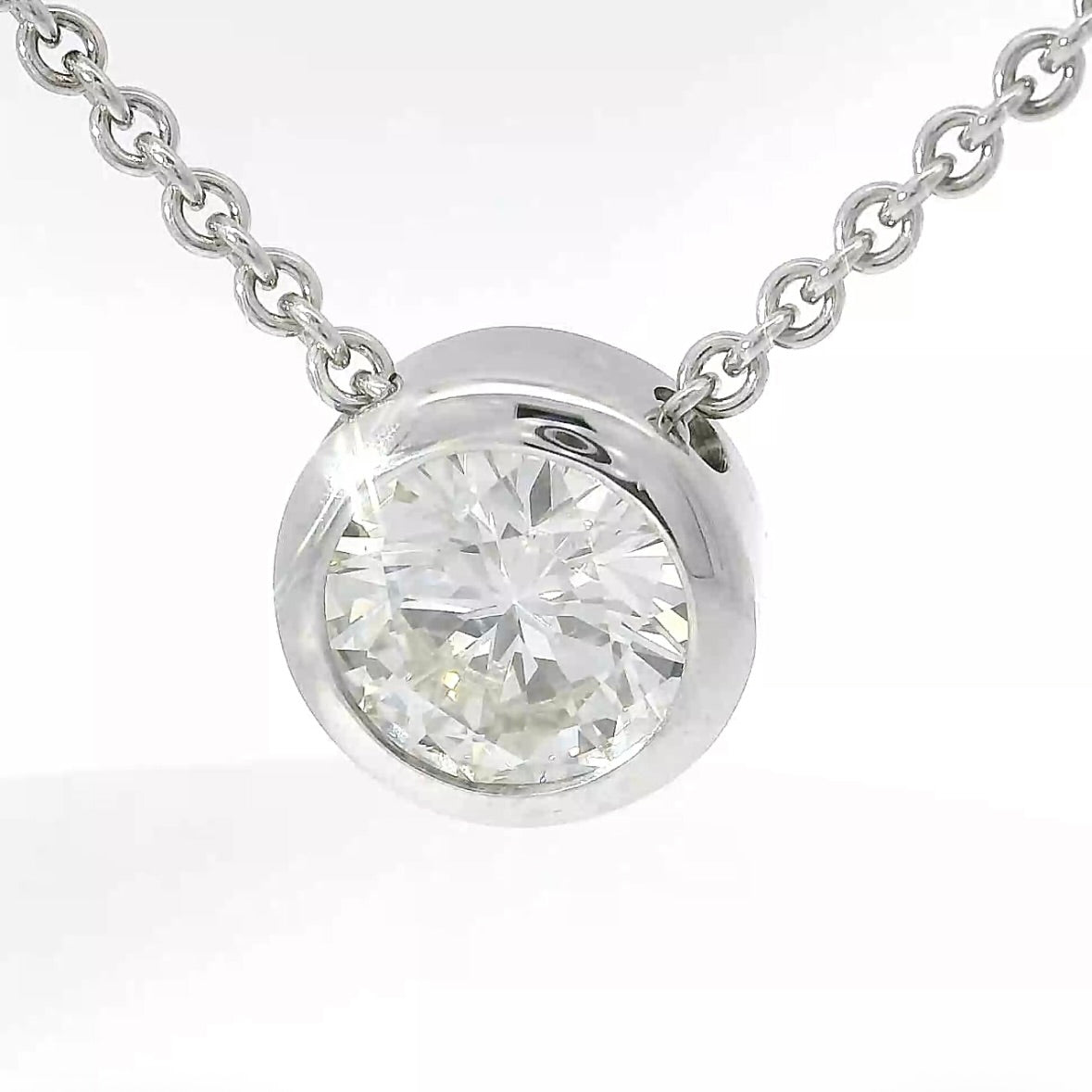 Edler Solitäranhänger in 18 Karat Weißgold mit 2,33 Karat Brillant