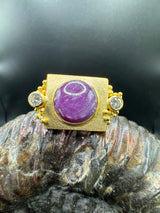 Einmaliger Ring in 21,6 Karat Gelbgold mit Stern-Rubin & Brillanten