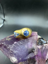 Handgefertigter 18 Karat Gelbgold Ring mit außergewöhnlichen Bicolor-Saphiren