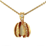 Edler Anhänger in 18 Karat Gelbgold mit Brillanten & Opal – von Goldbaur