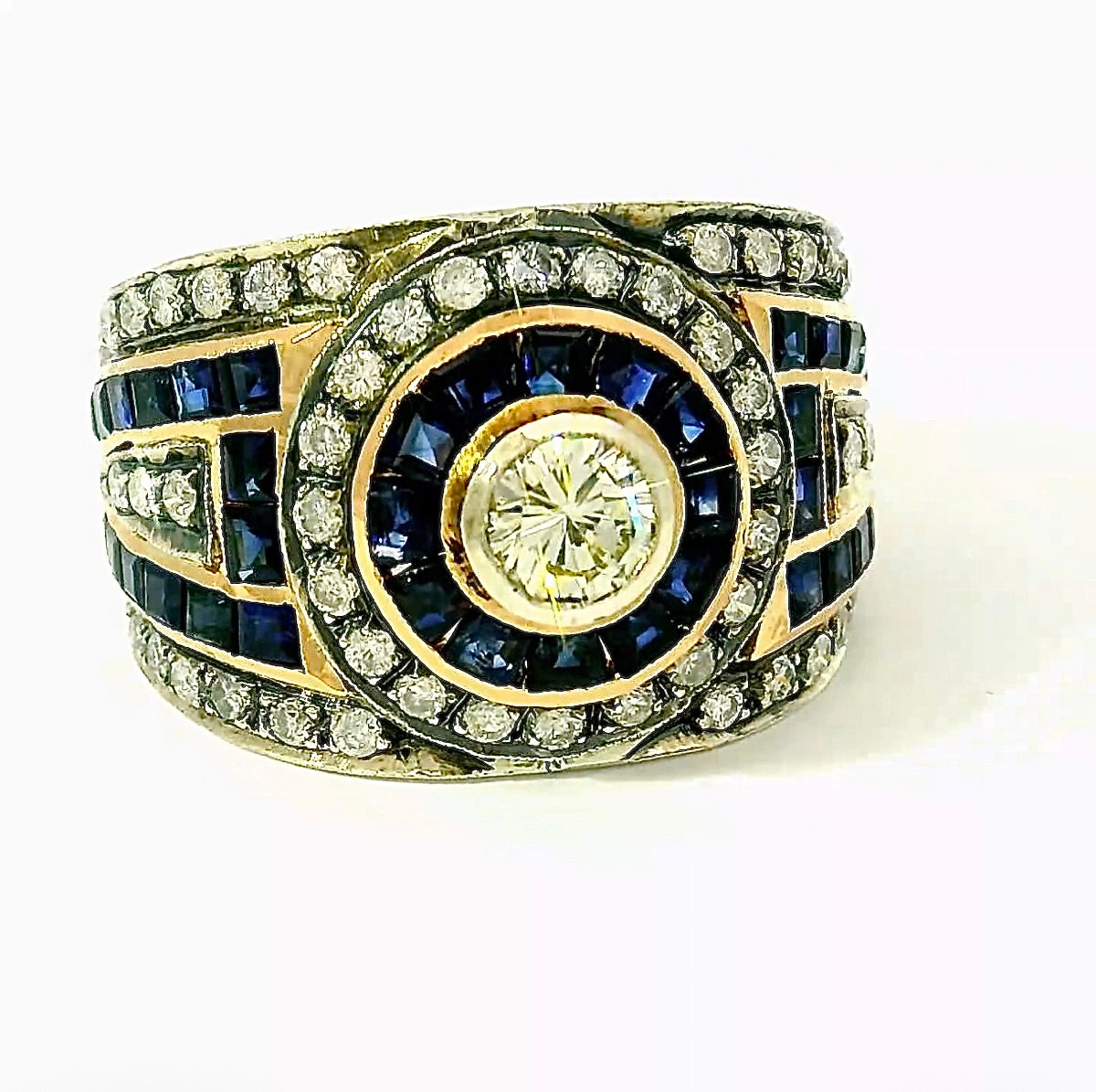 Exciting cocktail ring in 18K yellow and white gold with sapphires & brilliant-cut diamonds
