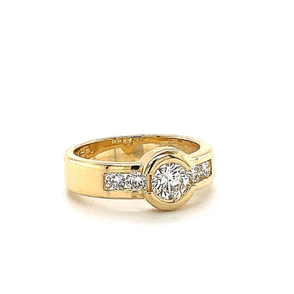 Exquisiter Ring in 18 Karat Gelbgold mit hochfeinen Brillanten