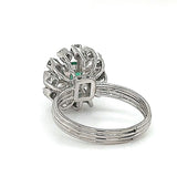 High-quality white gold ring in 18 carat with very fine diamonds and emerald - handmade